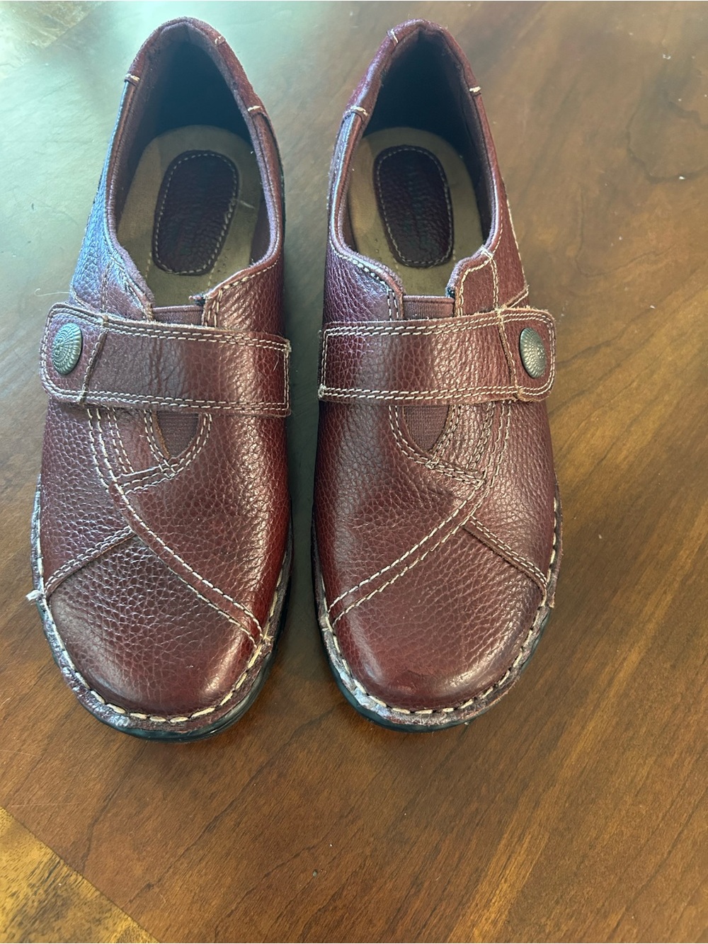 Earth Origins Women's Slip-On Dress Shoes in Burgundy - Picture 2 of 9